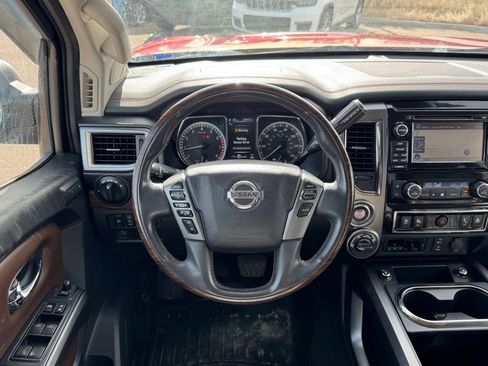 Used 2018 Nissan Titan Platinum Reserve image 10