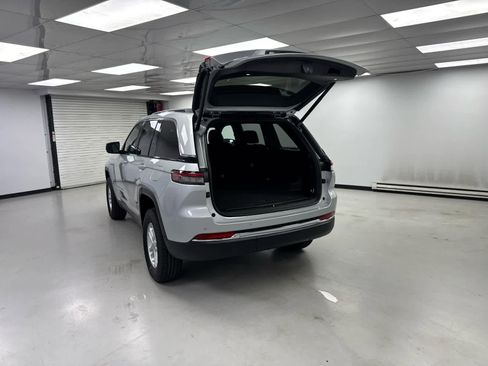 New 2025 Jeep Grand Cherokee Laredo w/ Luxury Tech Group I image 6