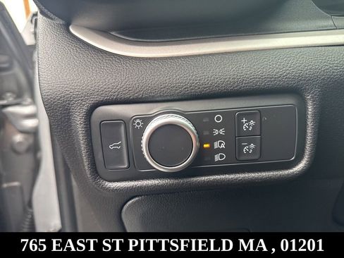 Used 2022 Ford Explorer XLT image 28