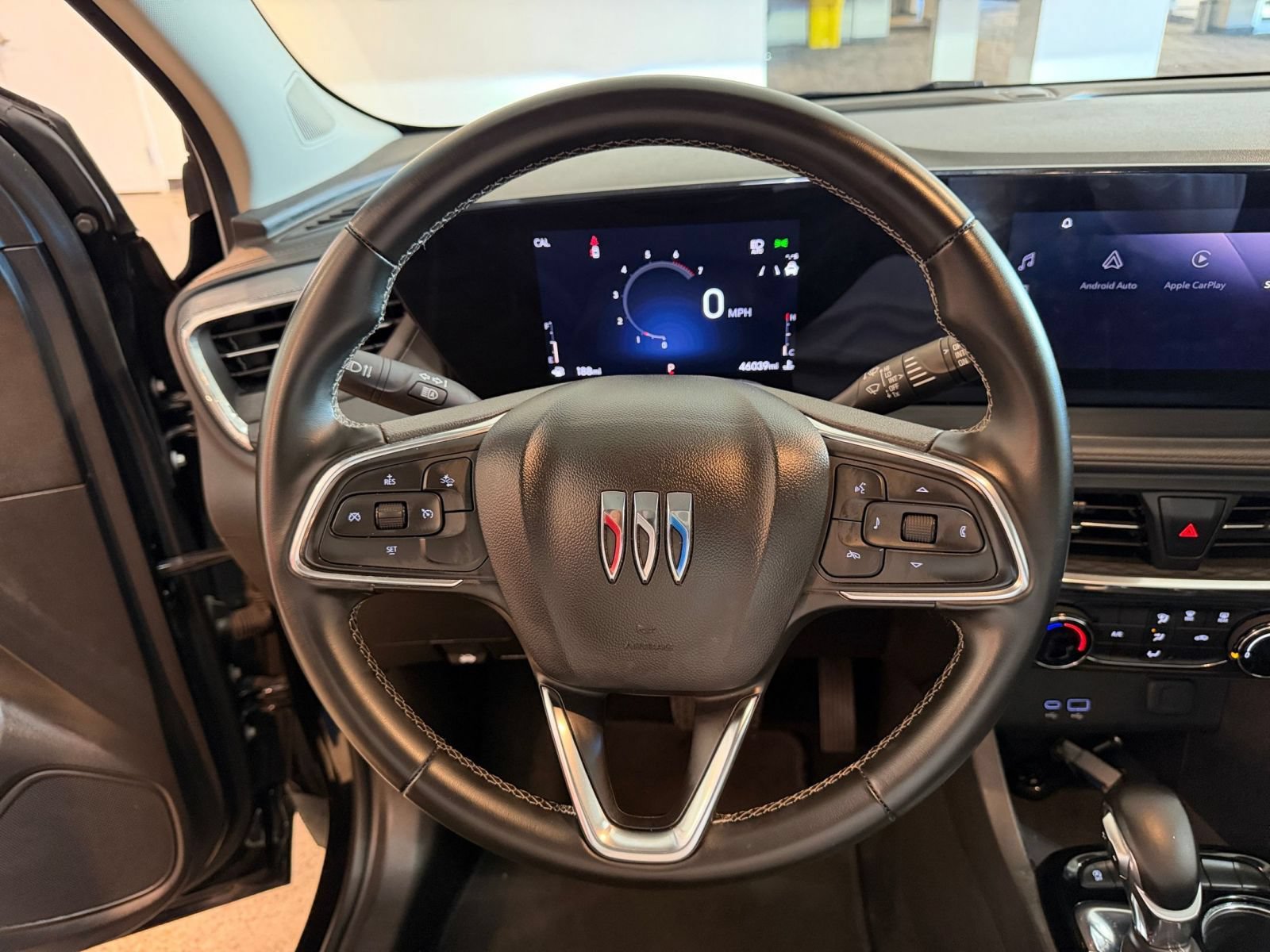 Used 2025 Buick Encore GX Preferred AWD/4WD image 26