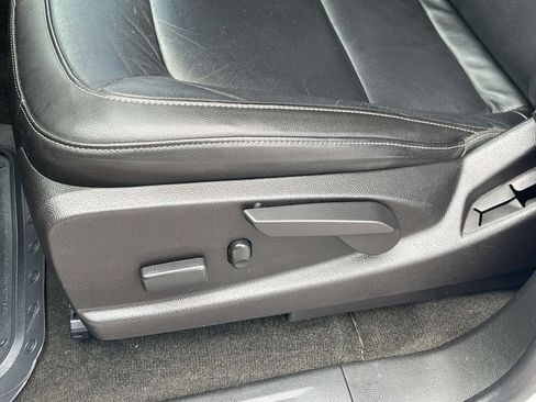 Used 2017 Chevrolet Colorado LT w/ Luxury Package, Chrome RWD image 31