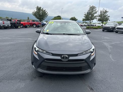 Used 2023 Toyota Corolla LE w/ LE Convenience Package FWD image 2