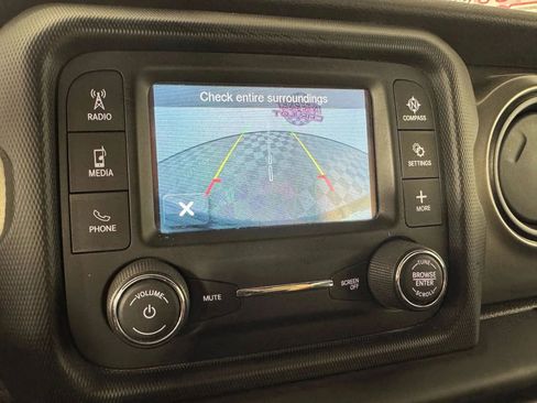 Used 2018 Jeep Wrangler Unlimited Sport image 18