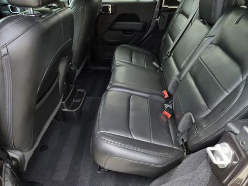 Used 2021 Jeep Wrangler Unlimited Sahara AWD/4WD image 14