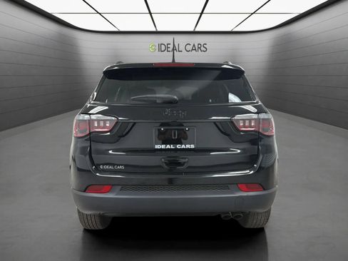 Used 2018 Jeep Compass Latitude w/ Popular Equipment Group FWD image 4