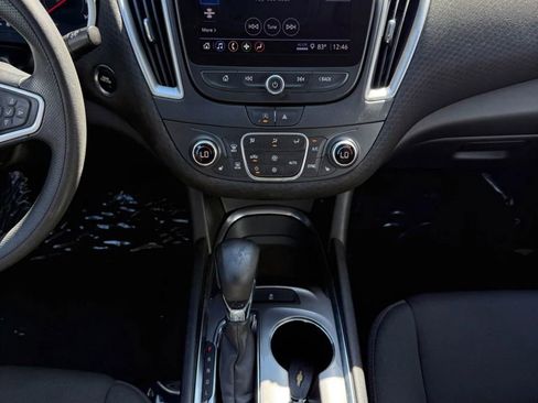 Used 2022 Chevrolet Malibu LT image 17