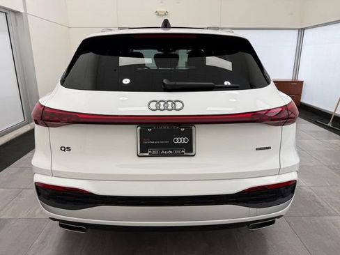 Used 2025 Audi Q5 Premium w/ Convenience Package AWD/4WD image 3