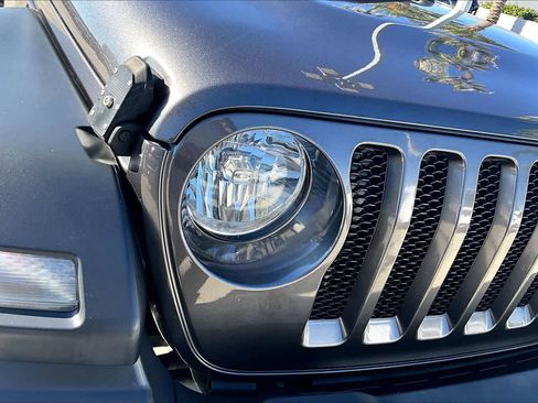 Used 2018 Jeep Wrangler Unlimited Sport S image 27