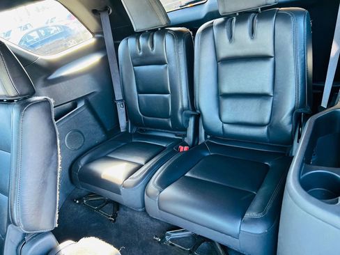 Used 2013 Ford Explorer XLT image 11