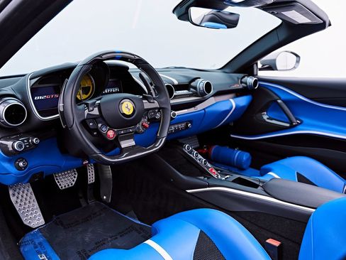 Used 2023 Ferrari 812 GTS RWD image 2