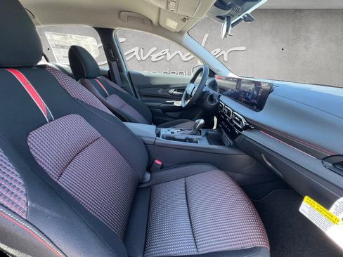 New 2026 Nissan Sentra SR w/ Floor Mat Package FWD image 25