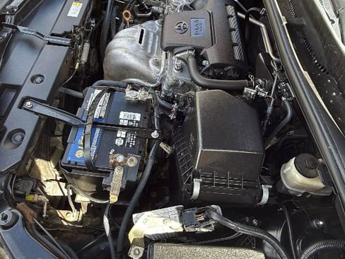 Used 2017 Toyota RAV4 XLE image 40