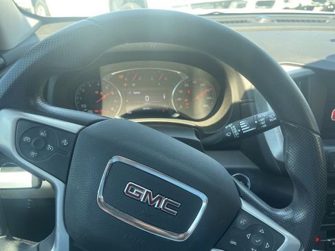 Used 2022 GMC Terrain SLE w/ Driver Convenience Package image 10