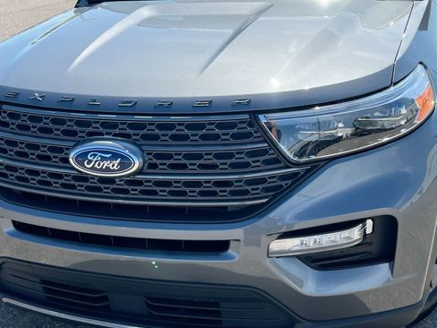 Used 2024 Ford Explorer XLT w/ Equipment Group 202A AWD/4WD image 11