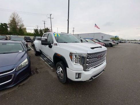 Used 2021 GMC Sierra 3500 Denali w/ Denali Ultimate Package AWD/4WD image 38