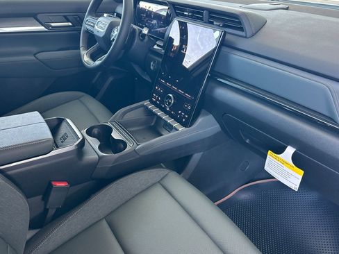 New 2026 GMC Terrain AT4 w/ Technology Package II AWD/4WD image 15