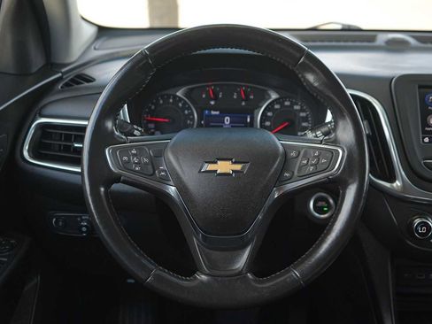 Used 2020 Chevrolet Equinox LT w/ Driver Convenience Package image 16