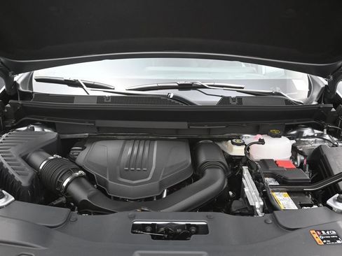 Used 2026 Chevrolet Traverse RS FWD image 12