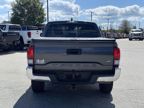 Used 2022 Toyota Tacoma SR5 image 7