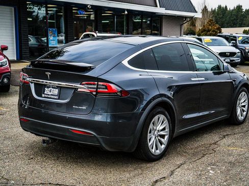 Used 2019 Tesla Model X 75D image 15