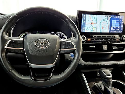 Used 2022 Toyota Highlander Limited image 29