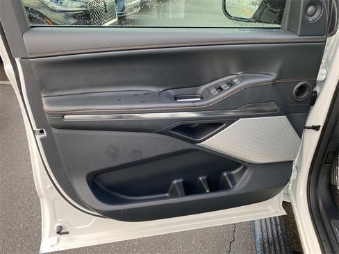 New 2025 Lincoln Navigator Black Label image 13