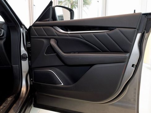 Used 2021 Maserati Levante S GranSport image 37