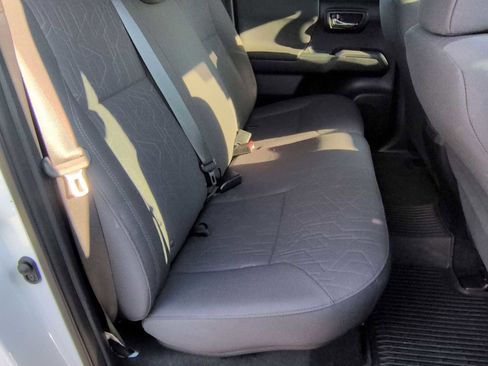 Used 2019 Toyota Tacoma TRD Sport image 20