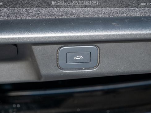 Used 2023 Land Rover Range Rover SE image 18