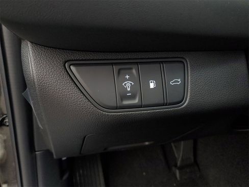 New 2026 Genesis G70 2.5T Prestige image 13