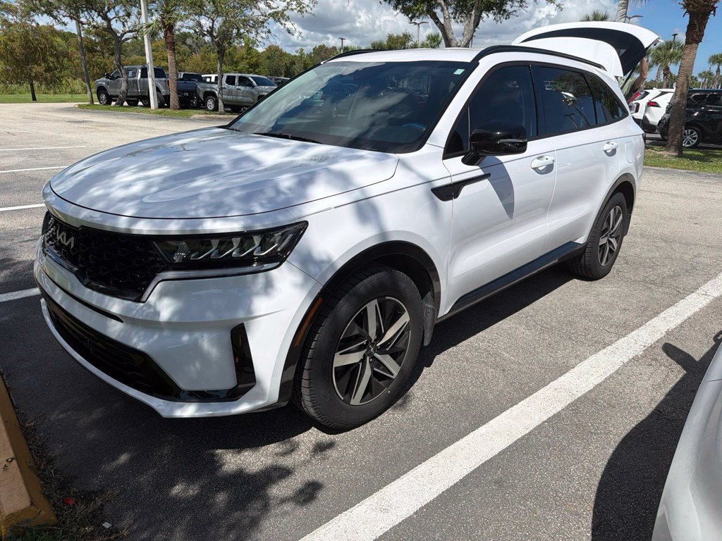 Certified 2022 Kia Sorento S FWD image 1