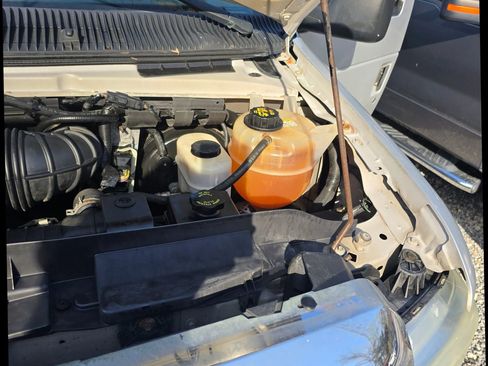 Used 2009 Ford E-350 and Econoline 350 XL image 20