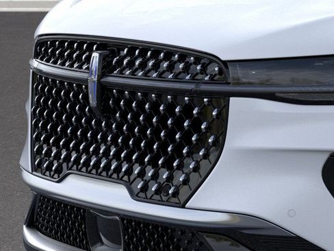 New 2026 Lincoln Nautilus Premier image 17