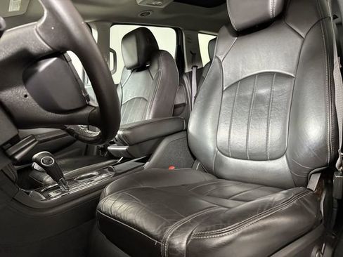 Used 2015 Chevrolet Traverse LTZ image 20