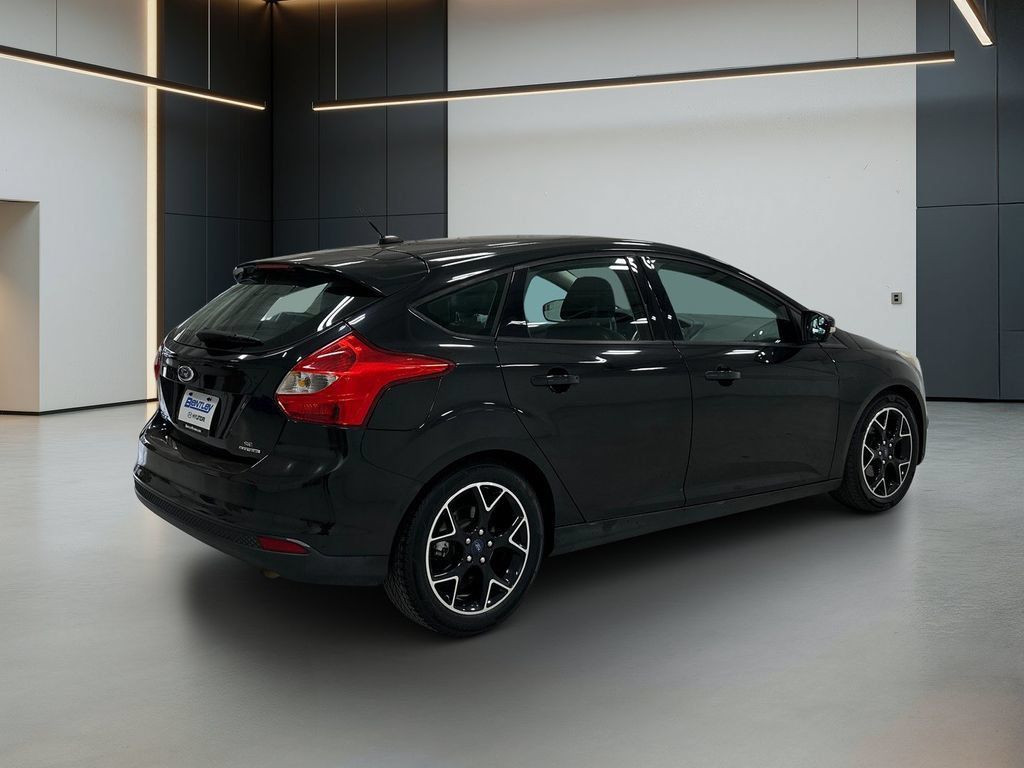Used 2014 Ford Focus SE w/ Equipment Group 201A FWD image 6