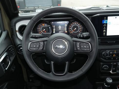Used 2025 Jeep Wrangler Unlimited Sport AWD/4WD image 15