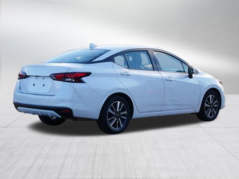 Certified 2022 Nissan Versa SV image 7