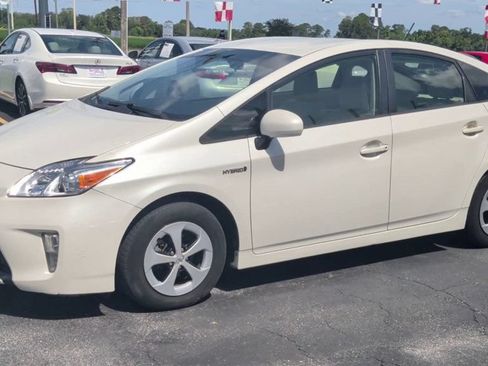 Used 2012 Toyota Prius Three FWD image 4