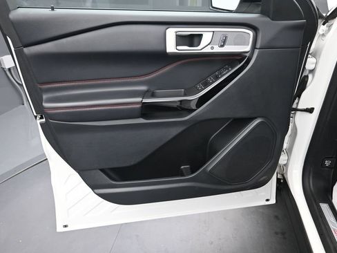 Used 2022 Ford Explorer ST-Line RWD image 4