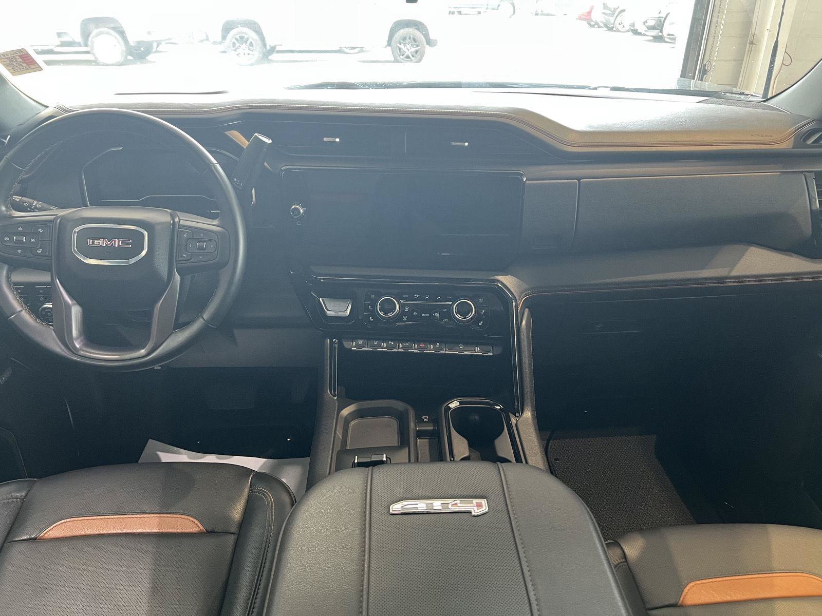 Used 2025 GMC Sierra 2500 AT4 w/ AT4 Premium Plus Package AWD/4WD image 13