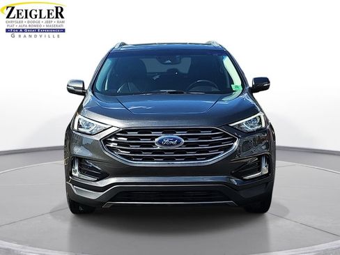 Used 2019 Ford Edge Titanium AWD/4WD image 2