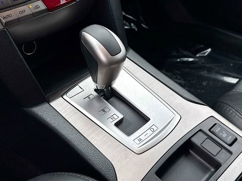 Used 2012 Subaru Outback 2.5i Limited w/ Moonroof Pkg AWD/4WD image 14