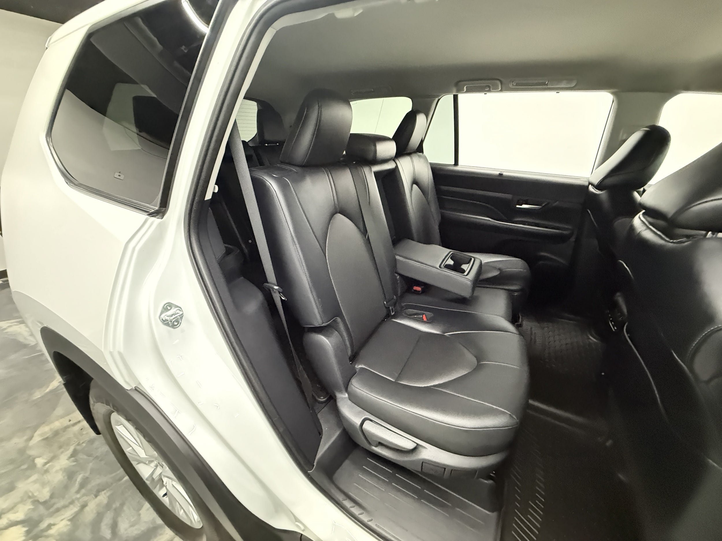 Used 2024 Toyota Grand Highlander AWD image 24