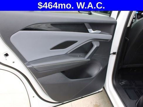 Used 2025 Volkswagen Tiguan SE AWD/4WD image 26