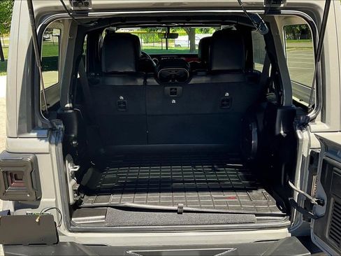 Used 2021 Jeep Wrangler Unlimited Rubicon AWD/4WD image 7