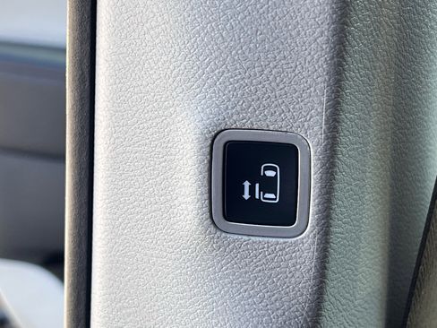 Used 2017 Chrysler Pacifica Touring Plus w/ Tire & Wheel Group image 25