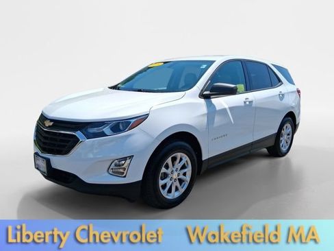 Used 2019 Chevrolet Equinox LS w/ LS Convenience Package AWD/4WD image 3