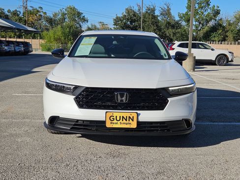 Used 2025 Honda Accord SE image 9