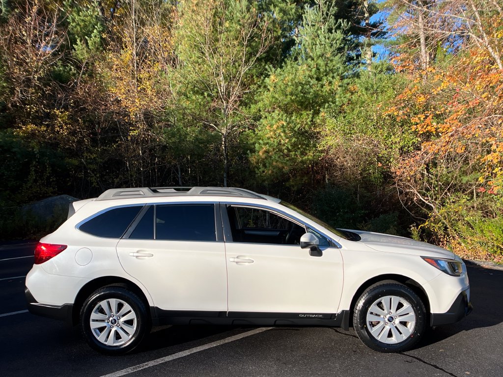 Used 2019 Subaru Outback 2.5i Premium AWD/4WD image 6