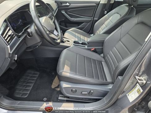 Used 2024 Volkswagen Jetta SE FWD image 20